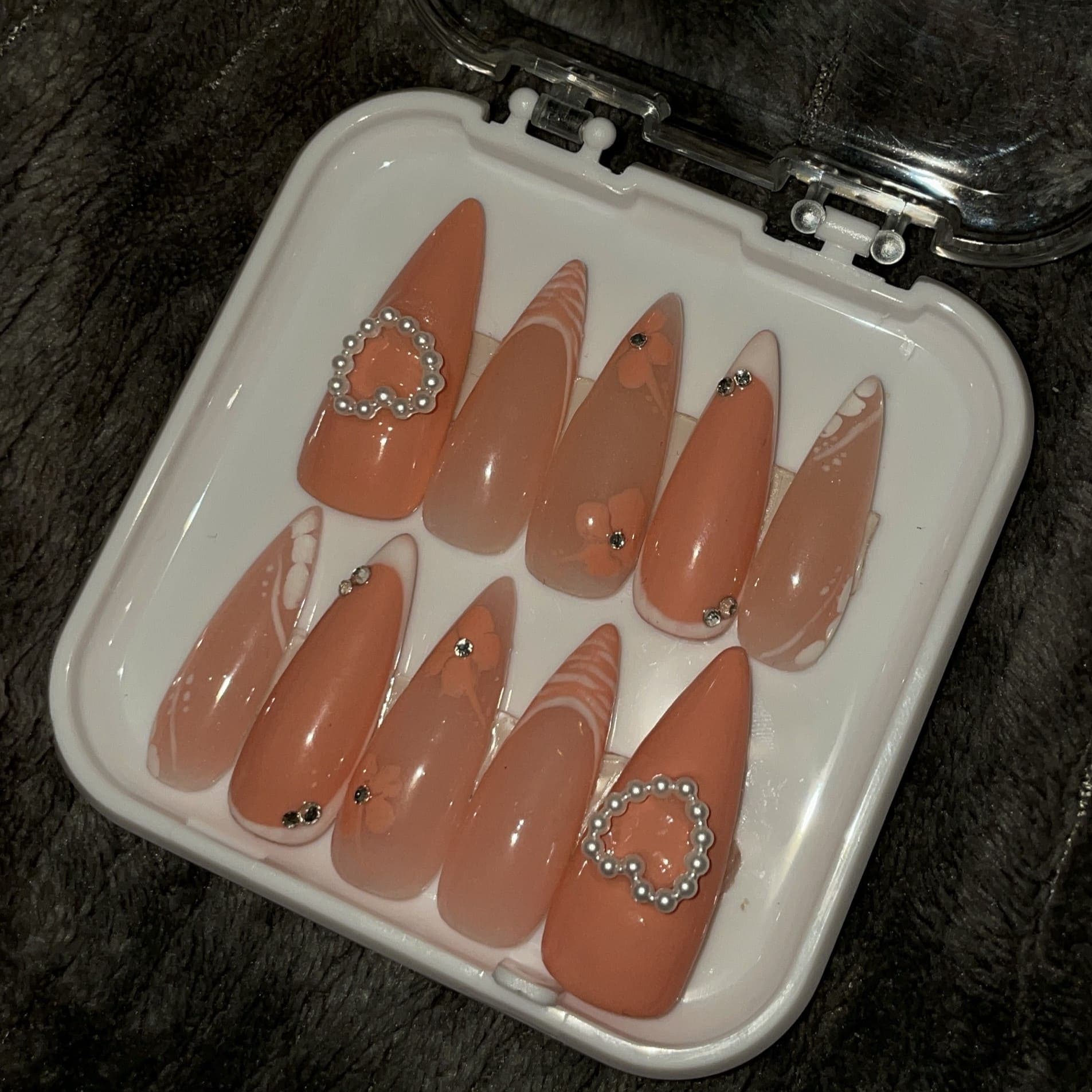 Press on-nail N.A avancé