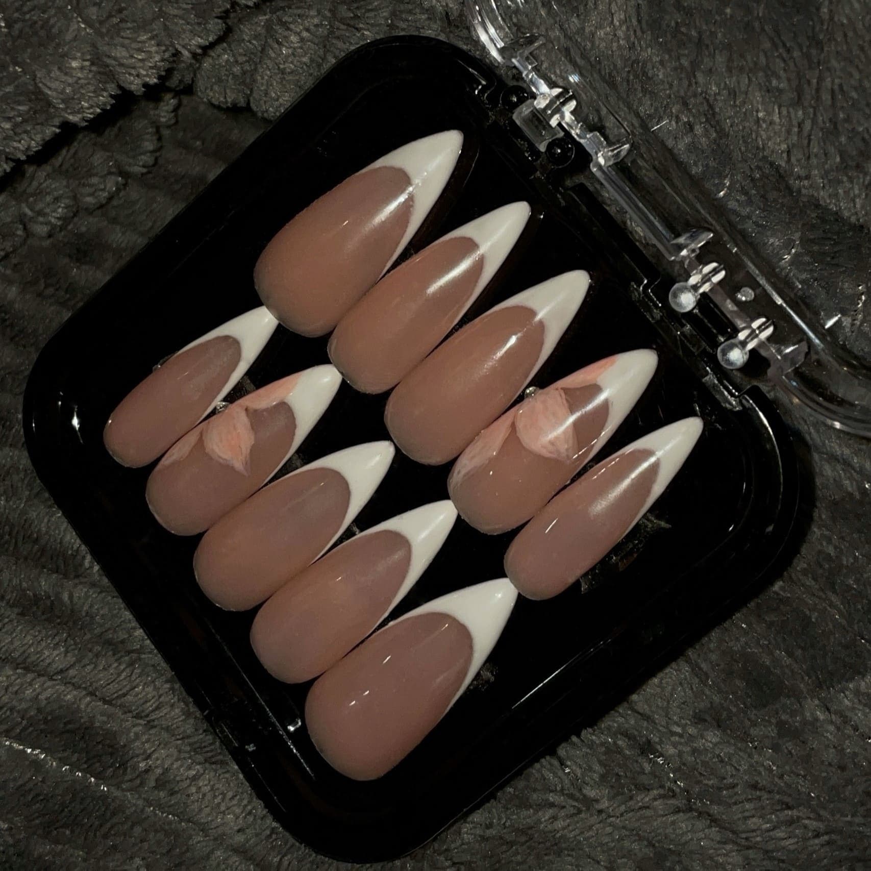 Press on-nail N.A avancé